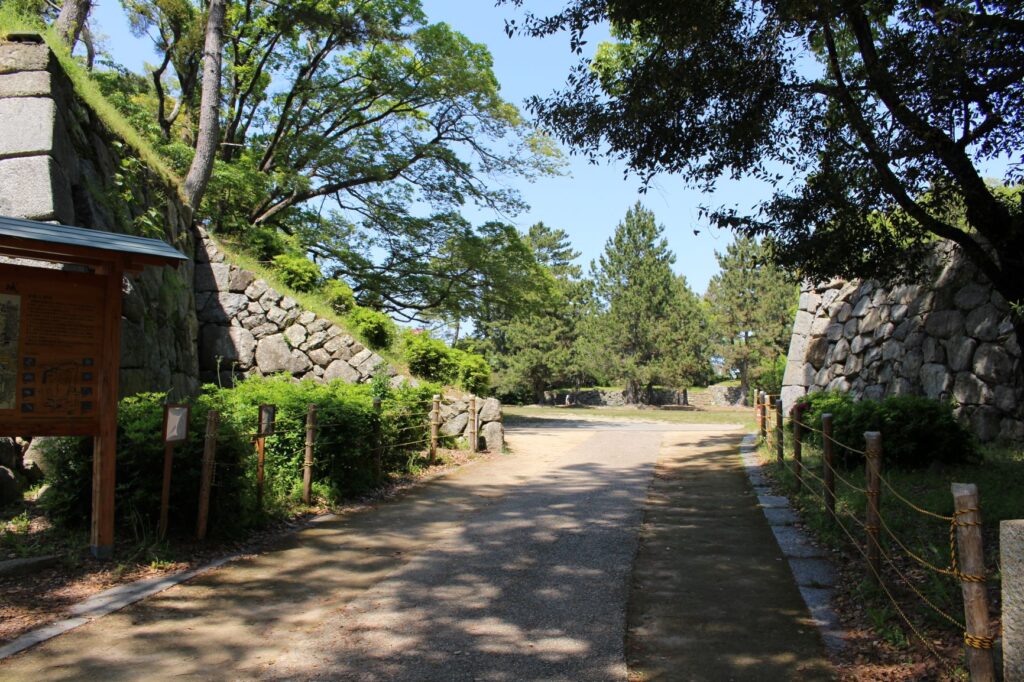 ふるさと割】 吉田浩太郎 「汽笛が聞こえる城下町」（愛媛県松山市 